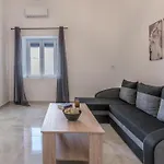 Noula House & * Plaka (Milos)