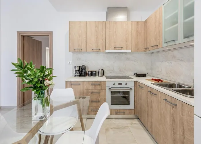 Noula House & Plaka (Milos)