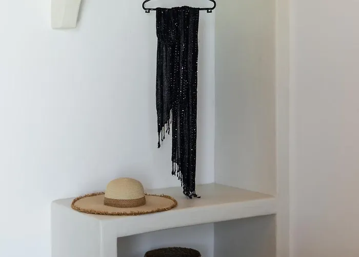 Noula House & Plaka (Milos)