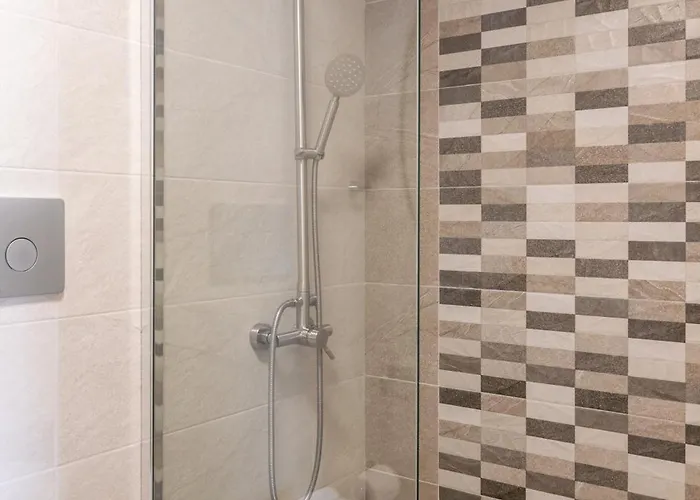 Noula House & Plaka (Milos)