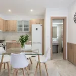 Noula House & Plaka (Milos)