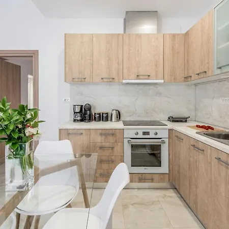 Noula House & Plaka (Milos)