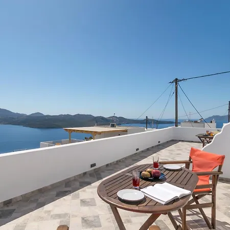 Noula House & Plaka (Milos)