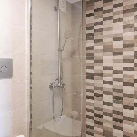 Noula House & Plaka (Milos)