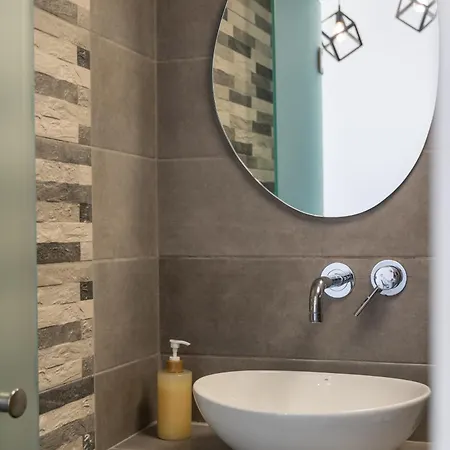 Апартаменты Noula House & *