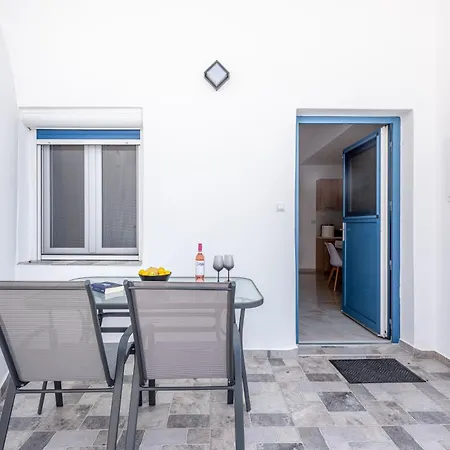 Noula House & * Plaka (Milos)