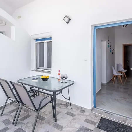 Appartamento Noula House & *