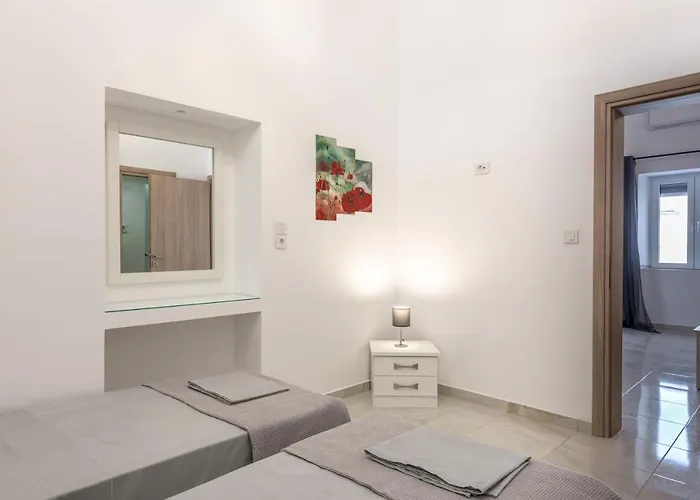 Noula House & Lejlighed