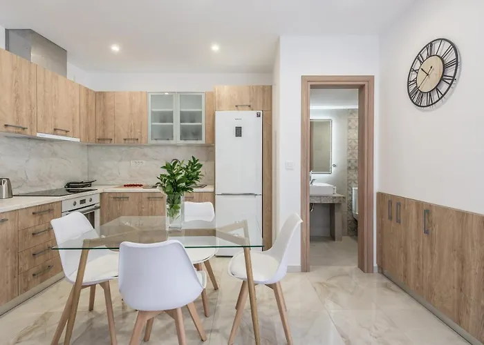 Noula House & Plaka (Milos)