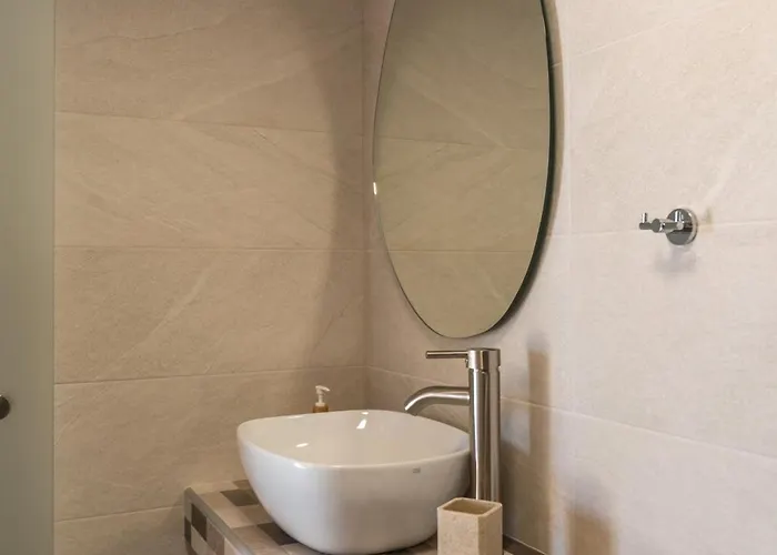 Noula House & Lejlighed *