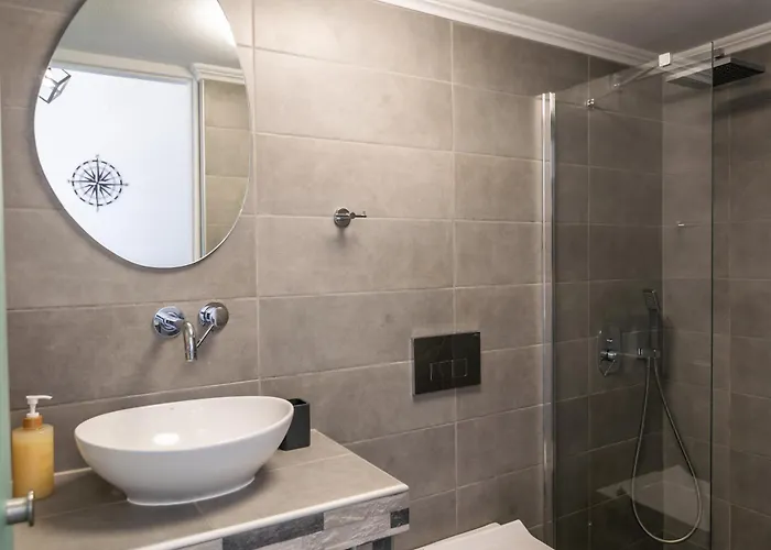 Noula House & Lejlighed